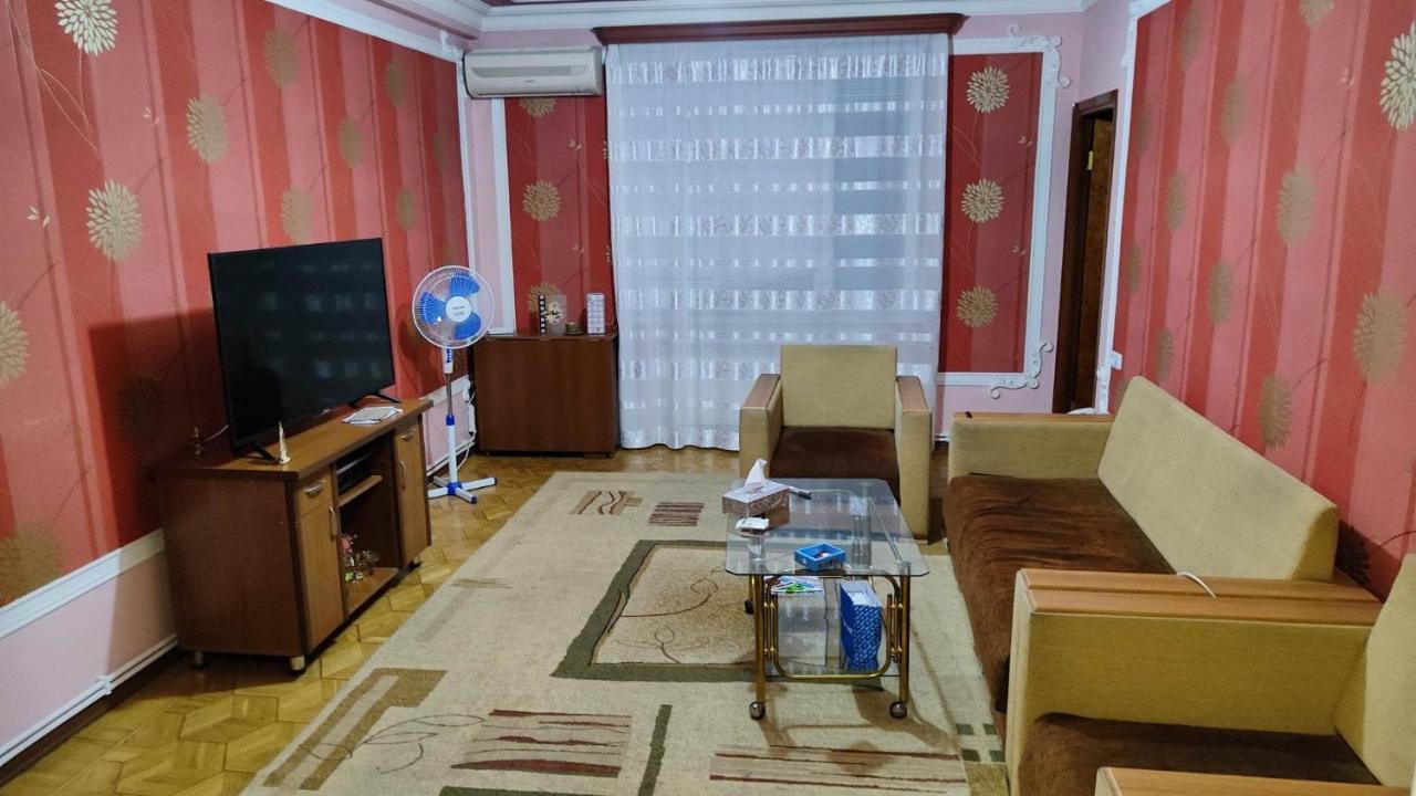 Aleks' Apartment Erivan Dış mekan fotoğraf